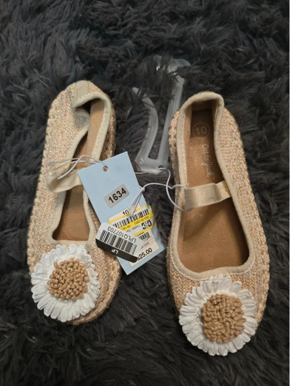 Size 10 brand new shoes from target item. 1634 box 15
